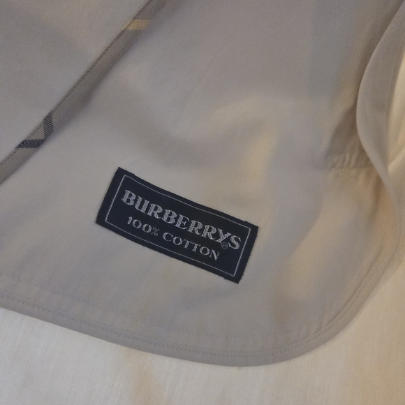 Burberrys Men's Classic Beige Trench Coat - Picture 2 of 12